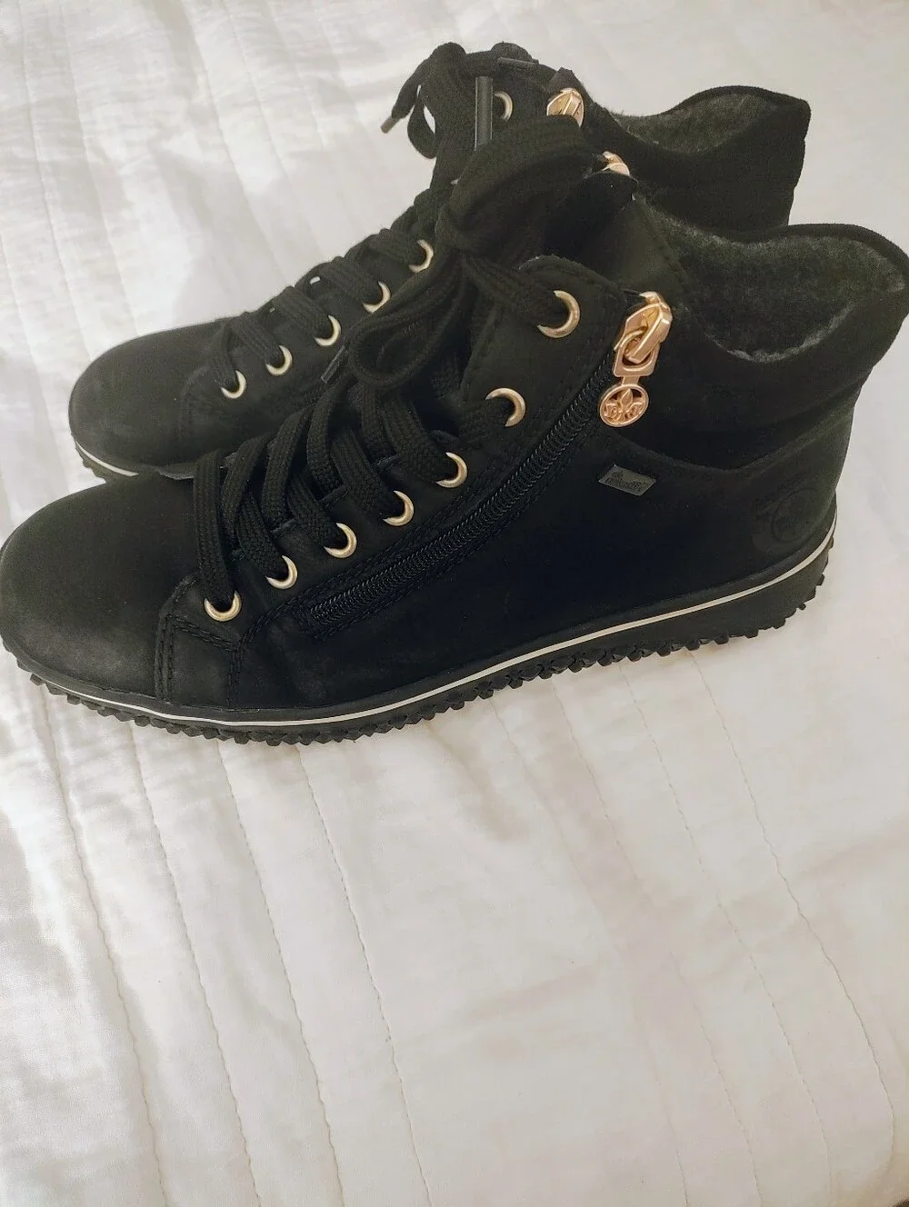 RiekerTEX Black Ankle Sneaker Boots EU 39 US 8-8.5 Warm Lined Gold Zip